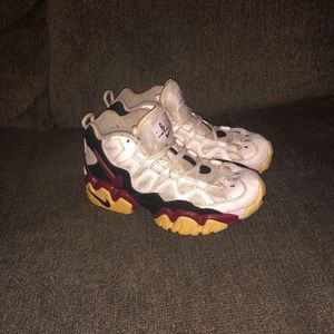 Nike men’s air slant crosstrainers size 9